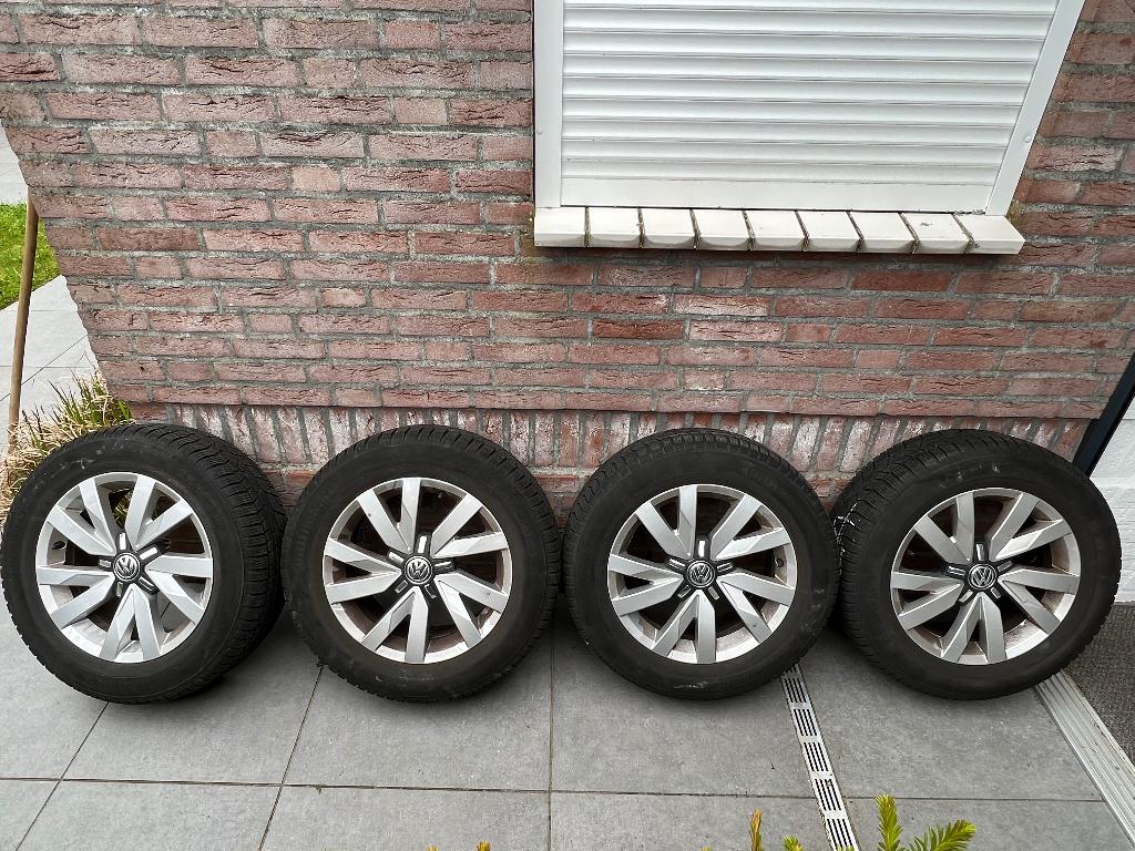 Volkswagen winterbanden aragon 16 inch voor Passat GTE, Auto-onderdelen, Ophalen, 16 inch, Banden en Velgen, Winterbanden