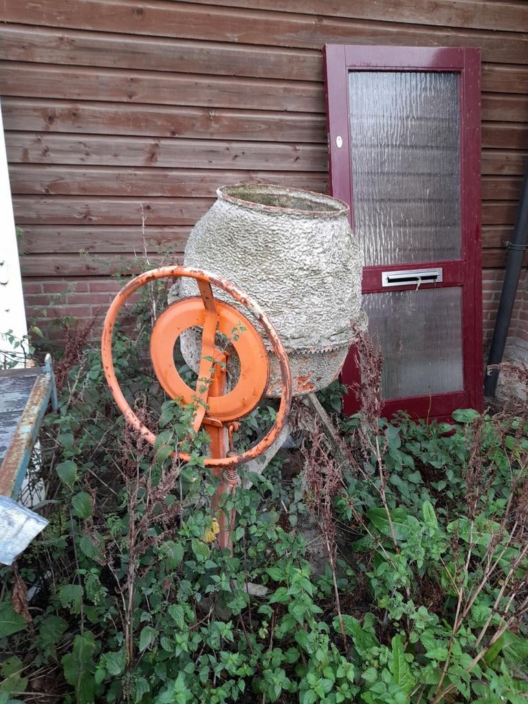 Betonmoolen biede, Ophalen of Verzenden, Zo goed als nieuw