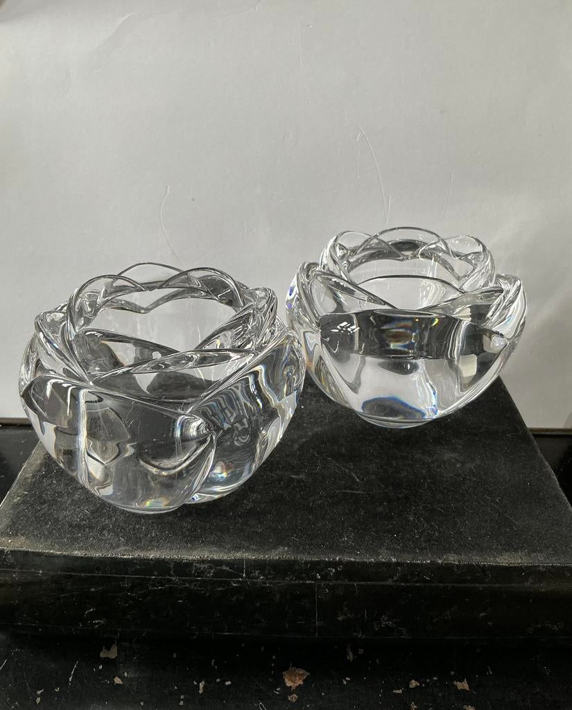 2 Zware glazen waxinelichtjeshouders loodkristal vorm v roos, Ophalen of Verzenden, Overige materialen, Minder dan 25 cm