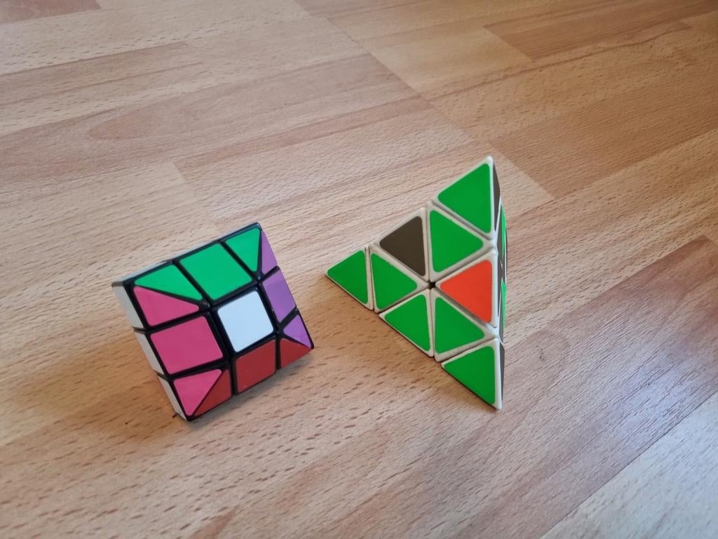 Intage Rubik's? Cube Set piramide jaren 90, Een of twee spelers, M, Ophalen of Verzenden, Zo goed als nieuw