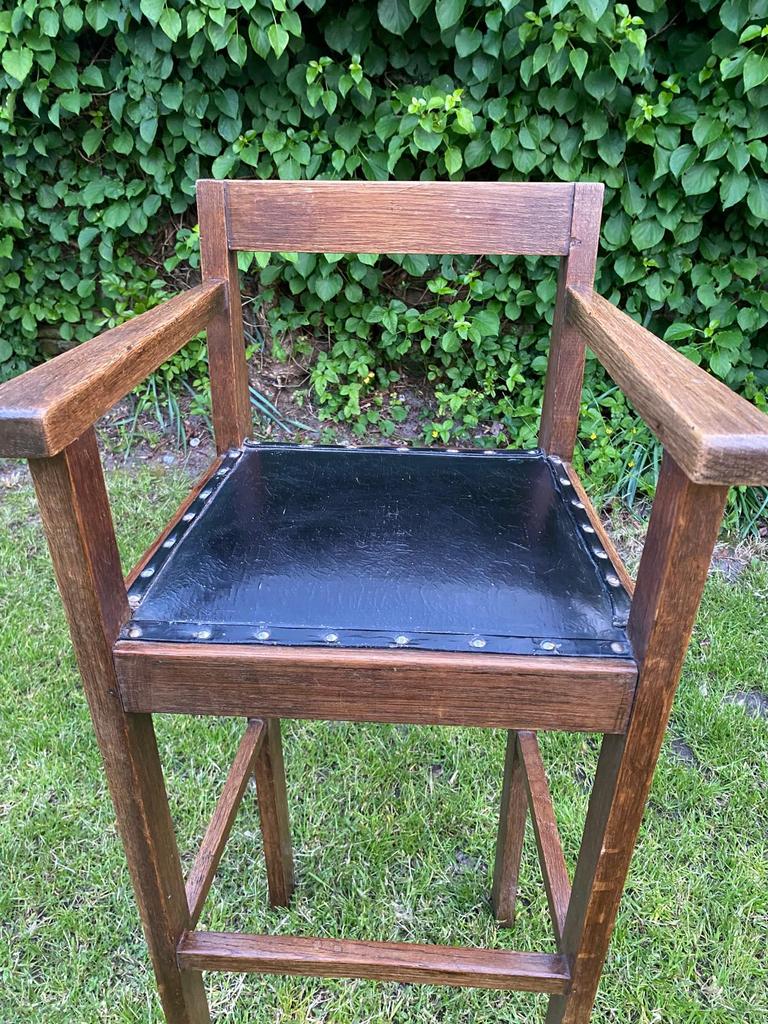 Amsterdamse school, Art deco kinderstoel, rond 1920, 60 tot 90 cm, Ophalen of Verzenden, Zo goed als nieuw, 1 kruk