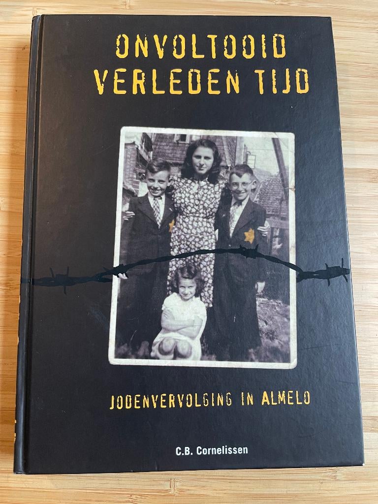 Onvoltooid Verleden Tijd Jodenvervolging in Almelo, Ophalen of Verzenden, Tweede Wereldoorlog, Gelezen, Overige onderwerpen