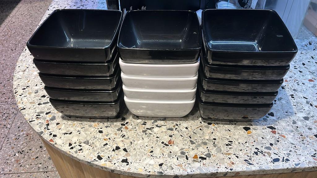 diverse Stuks melamine bak vierkant19x19x9, Overige materialen, Gebruikt, Ophalen of Verzenden, Schaal of Schalen