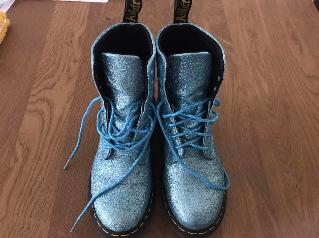 Dr Martens maat 37 , type : 1460 Pascal glitter, Ophalen of Verzenden, Zo goed als nieuw, Blauw