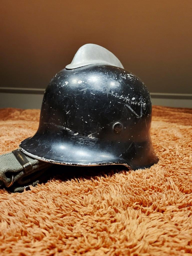 Originele M34 Ordnungspolizei/Feuerwehr helm, Ophalen, Overige soorten, Duitsland, Helm of Baret