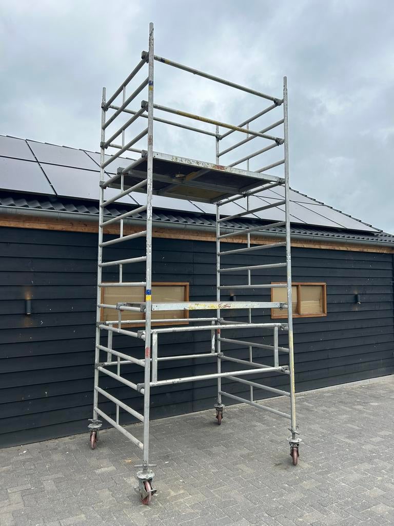 Gebruikte Layher Aluminium Rolsteigers (Alle soorten/maten), Ophalen, Zo goed als nieuw, Overige typen, 5 meter of hoger