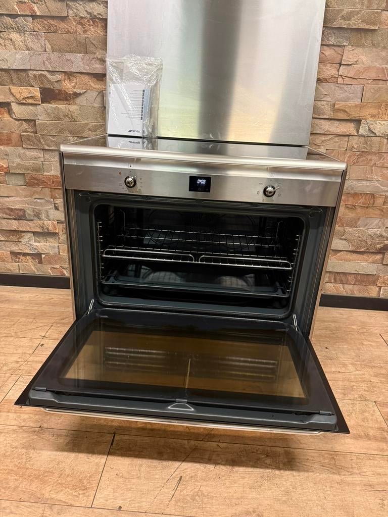 Luxe Smeg INDUCTIE Fornuis 4 zones Incl. Achterwand 90 cm, Witgoed en Apparatuur, Fornuizen, 60 cm of meer, Fornello Esperta, Ophalen of Verzenden