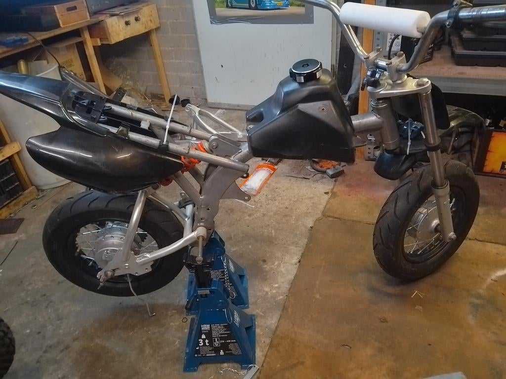 Mini bike rollend frame met nieuwe banden en velgen, Ophalen, Zo goed als nieuw, Overige merken