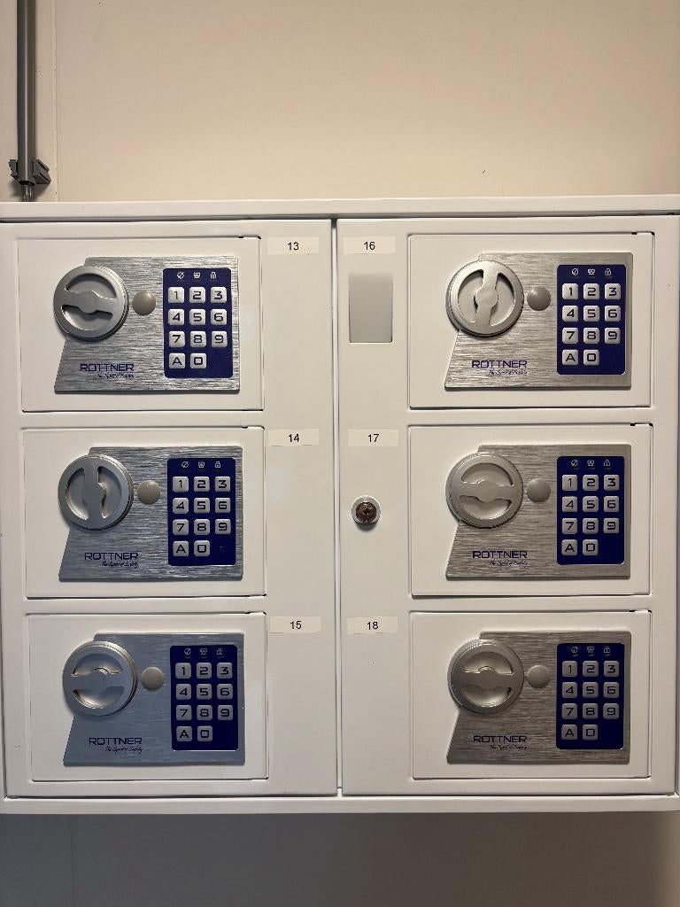 Kluis 6 vakken, Ophalen, Zo goed als nieuw