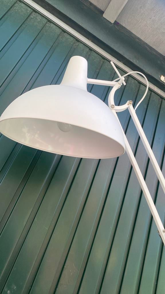 Witte vloerlamp, Ophalen, Zo goed als nieuw, Metaal, 150 tot 200 cm