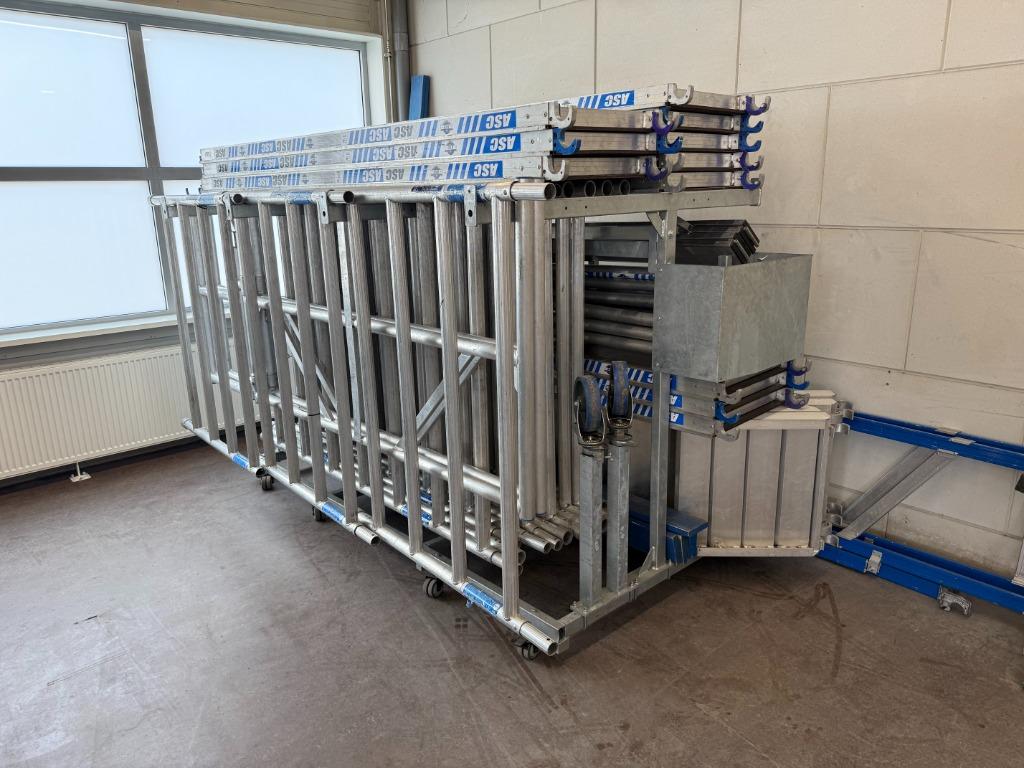 Complete ASC rolsteiger te koop met Heftruck Plateau, Doe-het-zelf en Verbouw, Steigers, ., Zo goed als nieuw, Rolsteiger of Kamersteiger