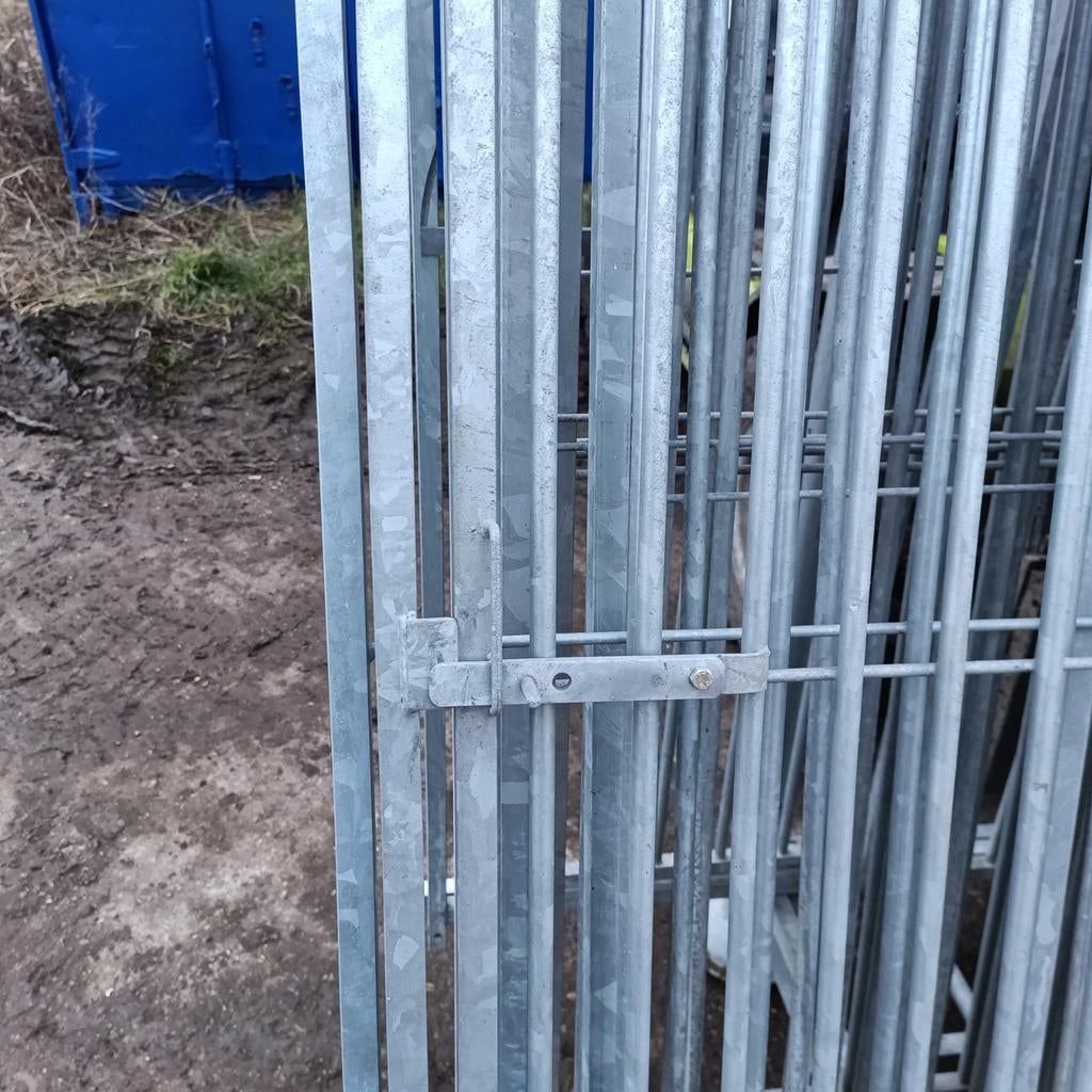 verschillende Kennelpanelen 3m breed hondenkennel ren, Ophalen, Zo goed als nieuw, IJzer, Spijlenhekwerk
