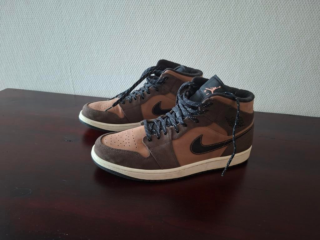 Nike Air Jordan 1 Mid SE Dark Chocolate 45.5  45 1/2, Ophalen of Verzenden, Zo goed als nieuw, Overige kleuren