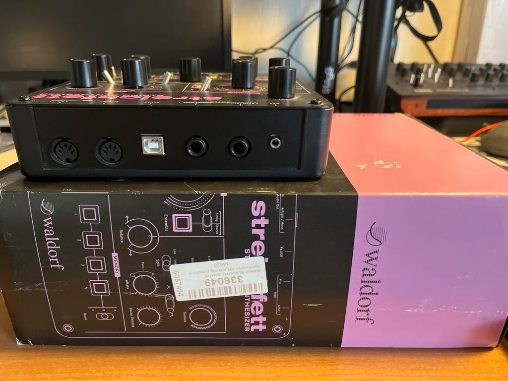 Waldorf Streichfett String Synthesizer, Muziek en Instrumenten, Synthesizers, Overige merken, Gebruikt, Met midi-aansluiting, Overige aantallen