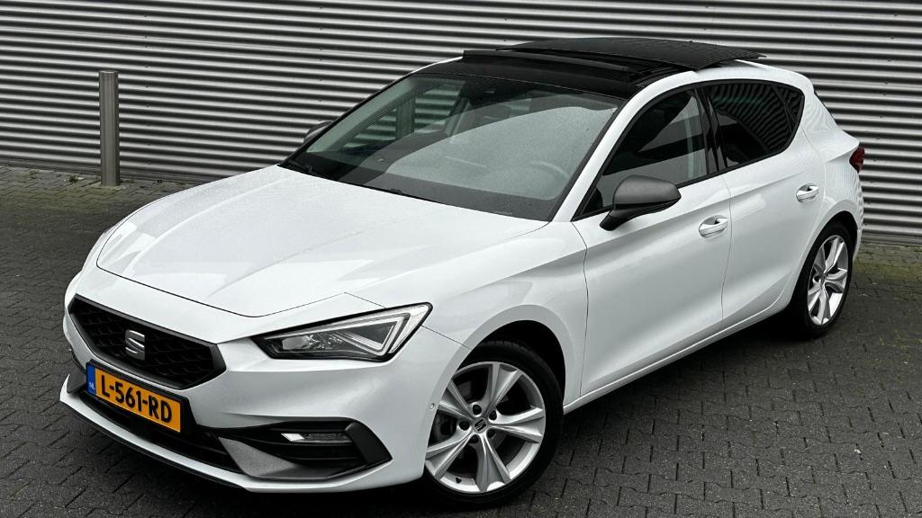 Seat Leon FR eTSI 1.5 DSG | Panorama | BTW | Automaat, 1498 cc, 4 cilinders, Alcantara, Wit