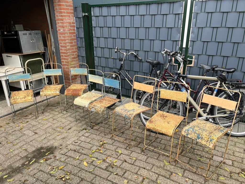 8 Bistrostoeltjes, Ophalen of Verzenden, Gebruikt, Metaal, Stapelbaar