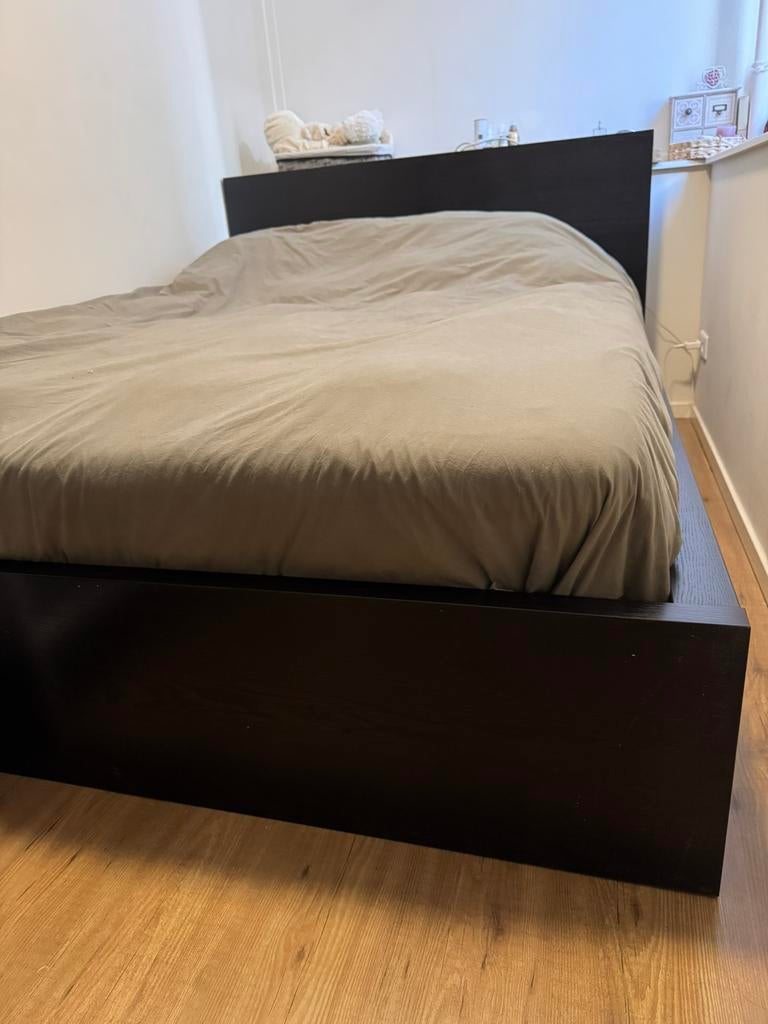 Ikea tweepersoonsbed zwart met hoofdbord 155 x 210 cm, Huis en Inrichting, Ophalen, Tweepersoons, Zo goed als nieuw, 160 cm