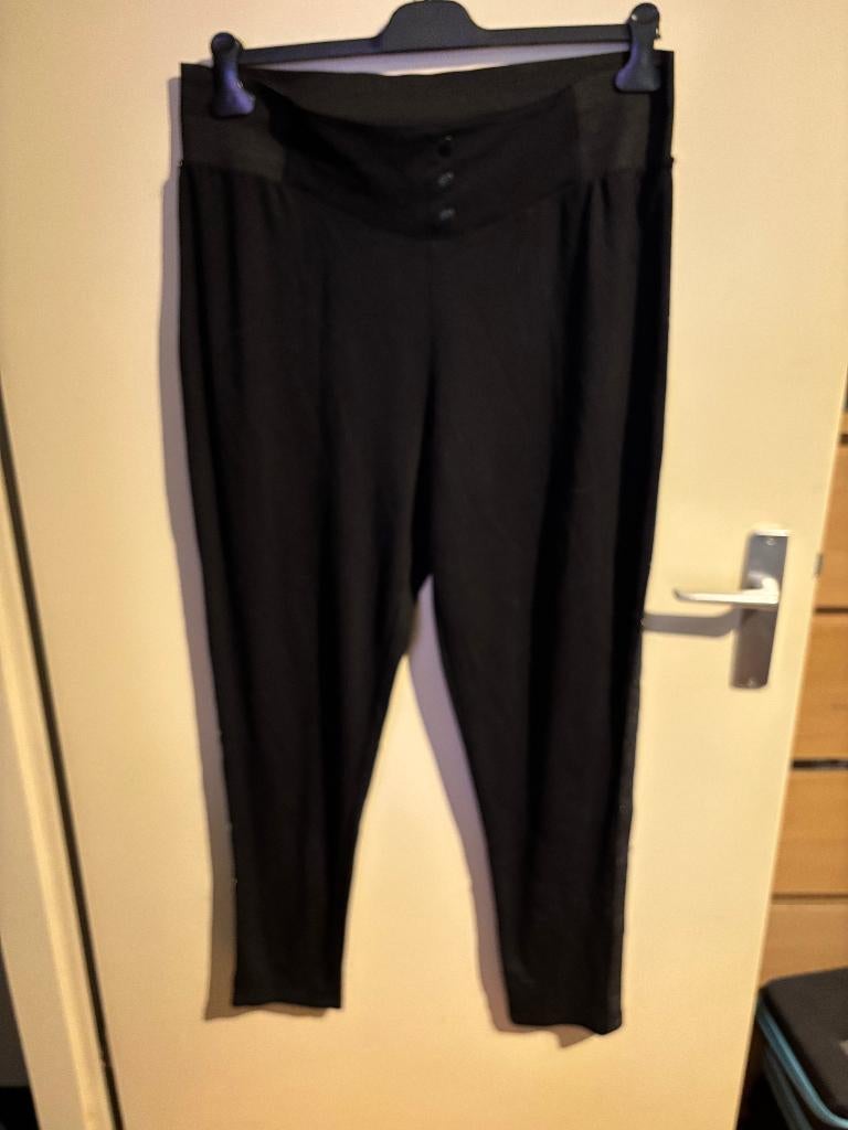 Mooie broeken voor dames zie omschrijving voor de maat, Ophalen of Verzenden, Zo goed als nieuw, Zwart, Broek of Spijkerbroek