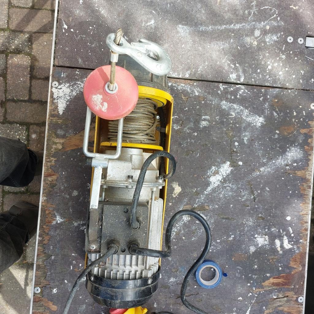 Elektrische takel met afstandsbediening, Ophalen, Gebruikt