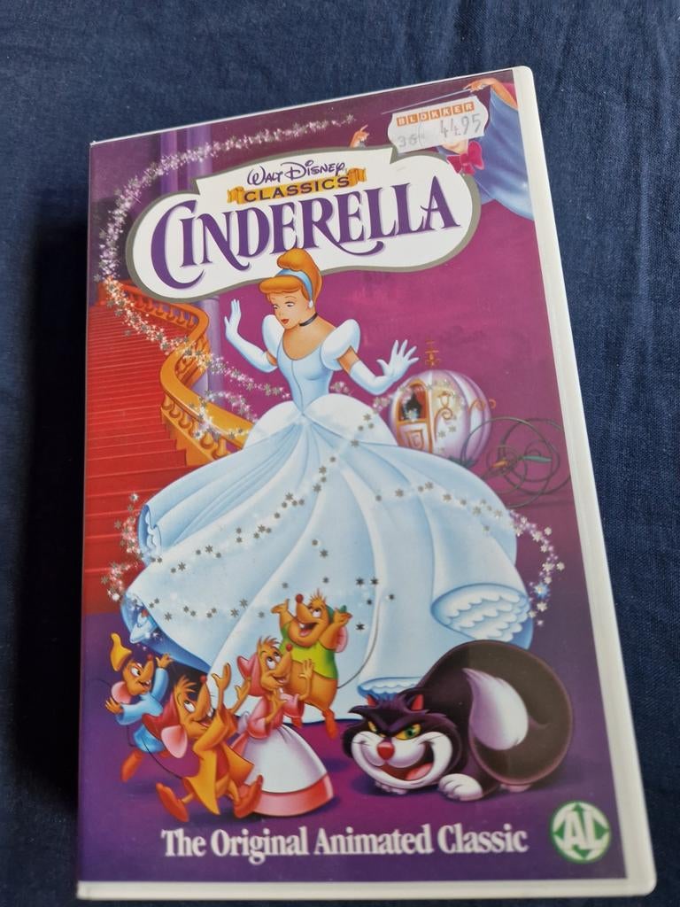 Walt Disney Classics: Assepoester VHS - Engels/NL ondertitel, Alle leeftijden, Ophalen of Verzenden, Gebruikt, Drama