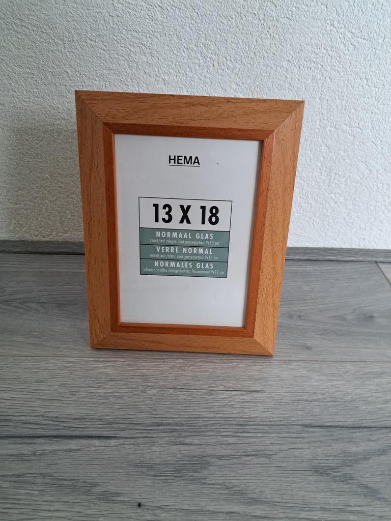 houten fotolijst van de HEMA voor 13- 18 cm foto
IZGS, Ophalen of Verzenden