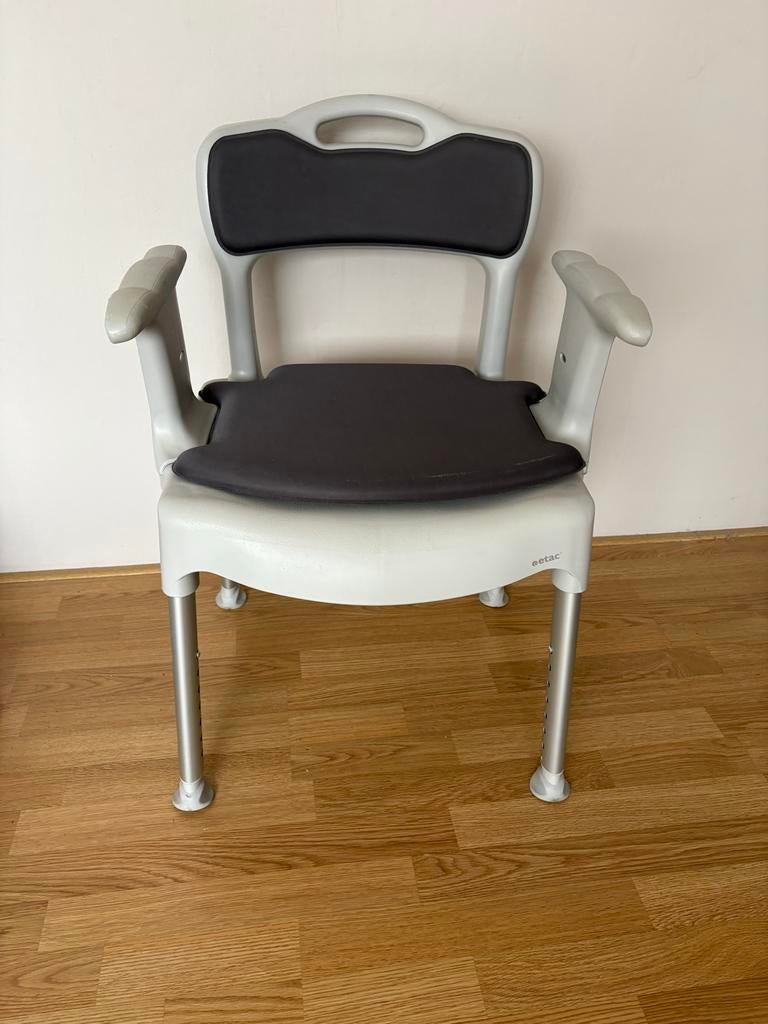 Etac toiletstoel, Diversen, Verpleegmiddelen, Ophalen, Zo goed als nieuw