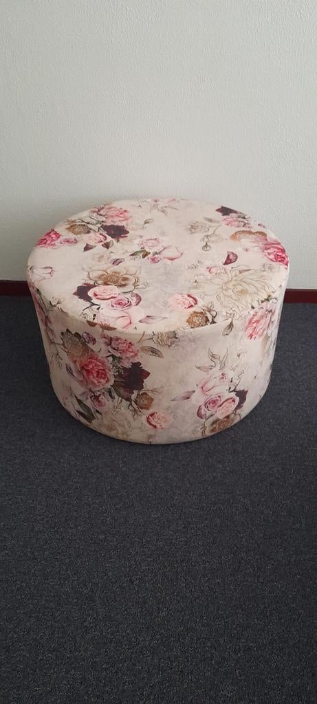 Prachtige grote ronde velvet poef Nieuw, Ophalen, Nieuw, 50 tot 75 cm, 50 tot 75 cm