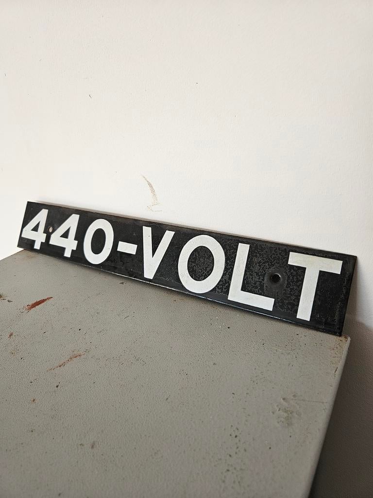 Emaille bord 440-VOLT, Antiek en Kunst, Antiek | Emaille, Ophalen of Verzenden