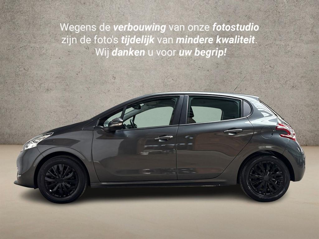 Peugeot 208 1.2 VTi Sport (NAVIGATIE, CLIMATE, PARKEERSENSOR, Voorwielaandrijving, Euro 5, Stof, Gebruikt