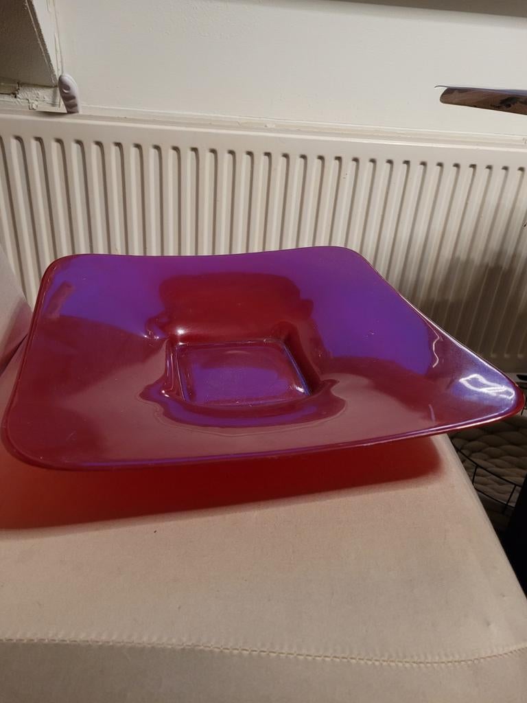 Glazen rode fruitschaal, Ophalen