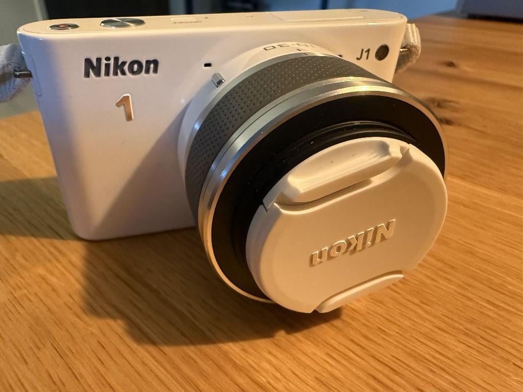 Nikon 1 J1 systeemcamera - moet weg!!, Gebruikt, 10 Megapixel, Ophalen of Verzenden, Nikon