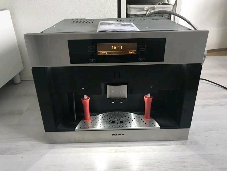 MIELE INBOUW KOFFIEMACHINE CVA4085 IN PERFECTE STAAT., Witgoed en Apparatuur, Koffiezetapparaten, Ophalen, 10 kopjes of meer, Koffiemachine