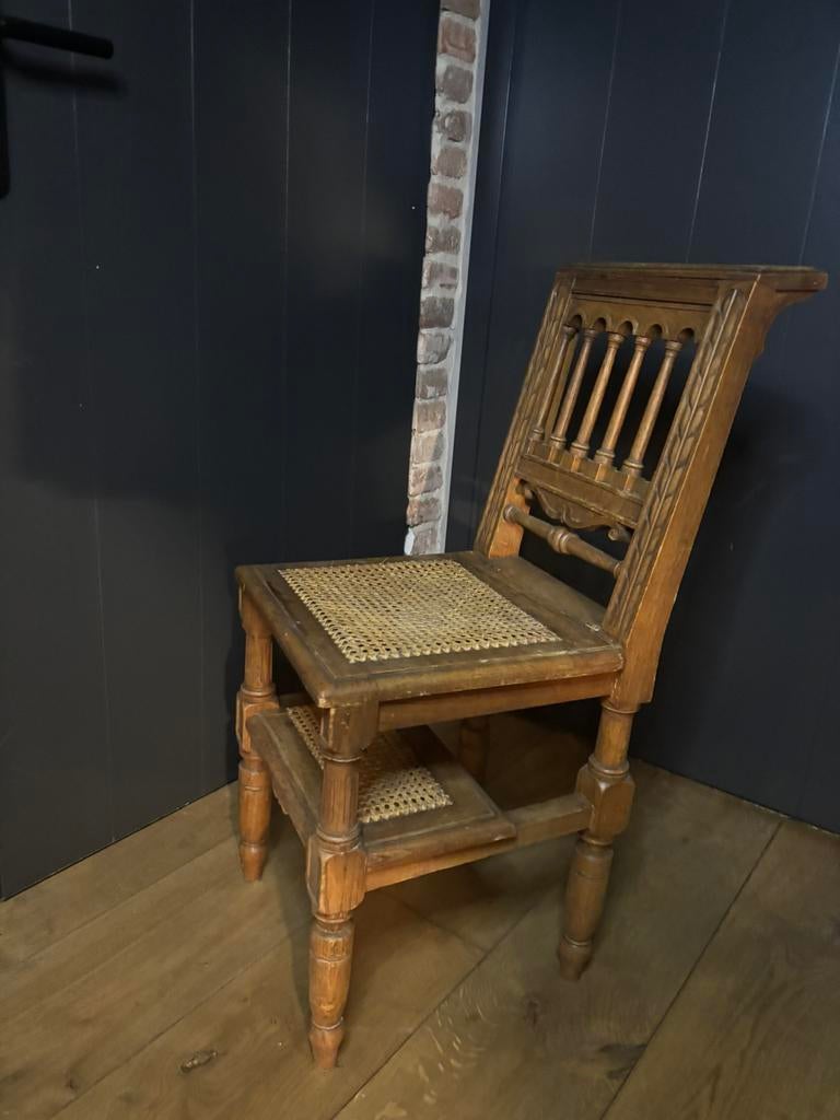 Oude kerkstoel, Antiek en Kunst, Antiek | Meubels | Stoelen en Banken, Ophalen