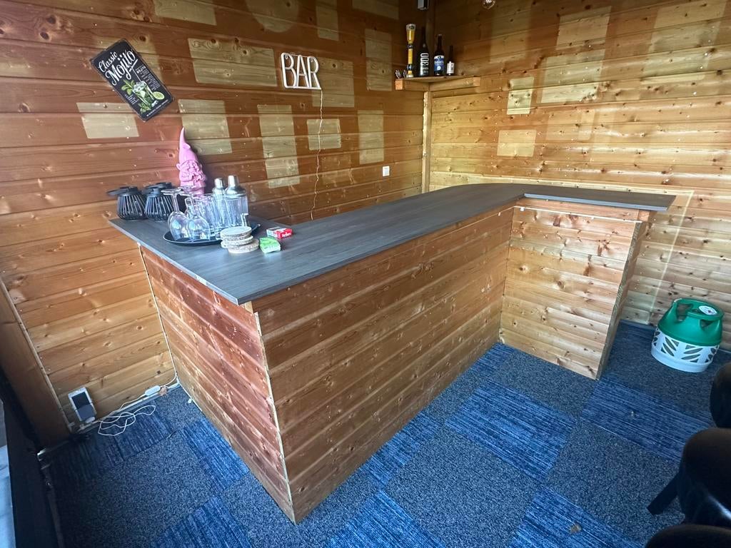 Houten bar tuin overkapping, Huis en Inrichting, Ophalen, Gebruikt, Inclusief barstoelen