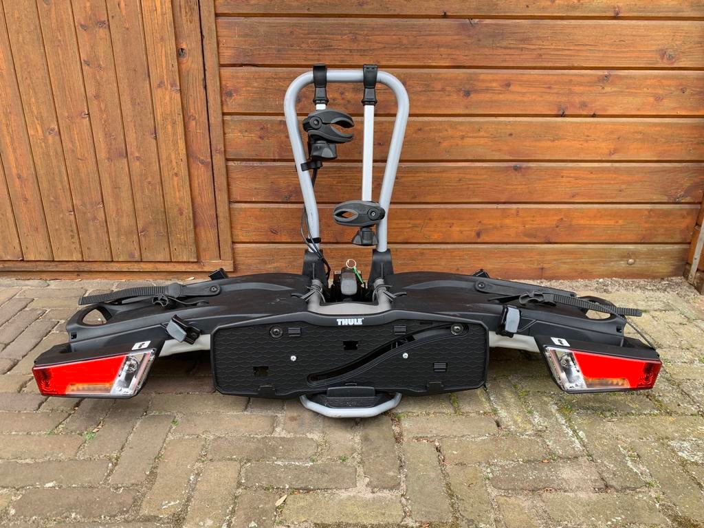 Thule Easyfold XT 932 fietsendrager in beschermhoes, Auto diversen, Fietsendragers, Ophalen, Zo goed als nieuw, Trekhaakdrager