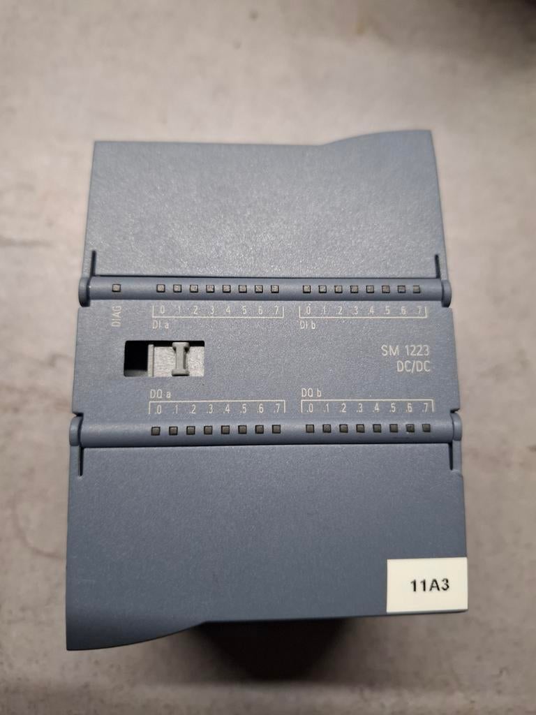 Siemens Simatic s7-1200 6ES7 223-1BL32-0XB0, Hobby en Vrije tijd, Elektronica-componenten, Ophalen of Verzenden