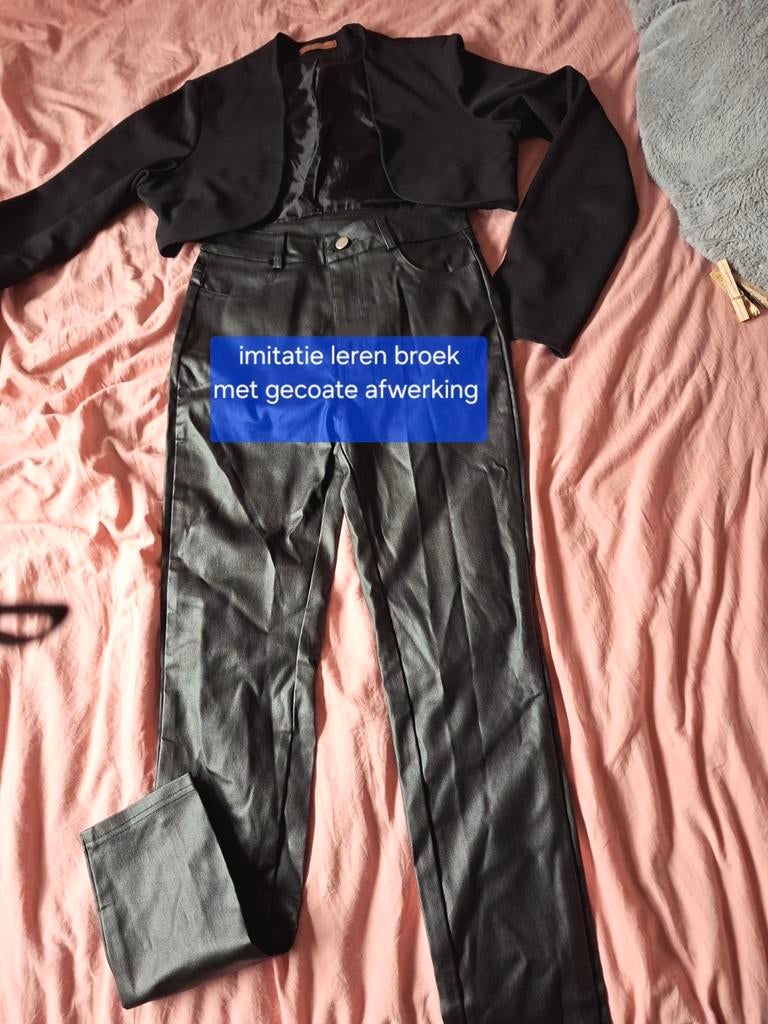 Setje bolero maatL/40 en imitatieleer broek maat 38, Ophalen of Verzenden, Zo goed als nieuw
