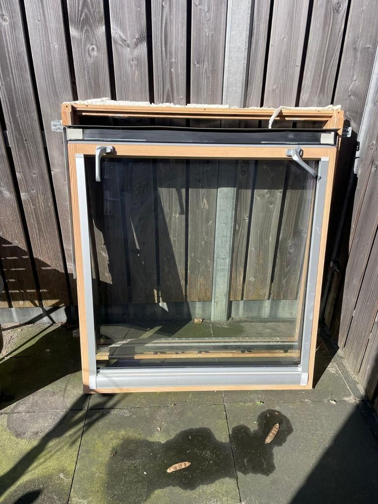 Fakro dakraam hout 114x118, Ophalen, Zo goed als nieuw