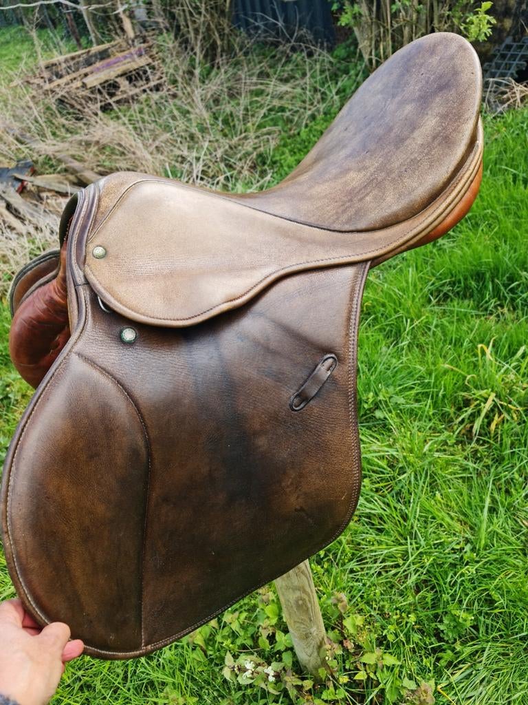 Stübben 2 springzadels en 1 JC veelzijdigheidszadel, Ophalen of Verzenden, Springen