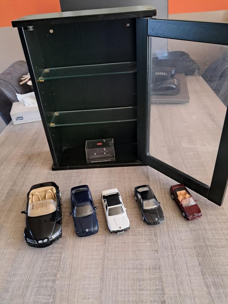 BMW miniaturen 6 stuks met vitrinekastje, Hobby en Vrije tijd, Modelauto's | 1:18, Ophalen of Verzenden