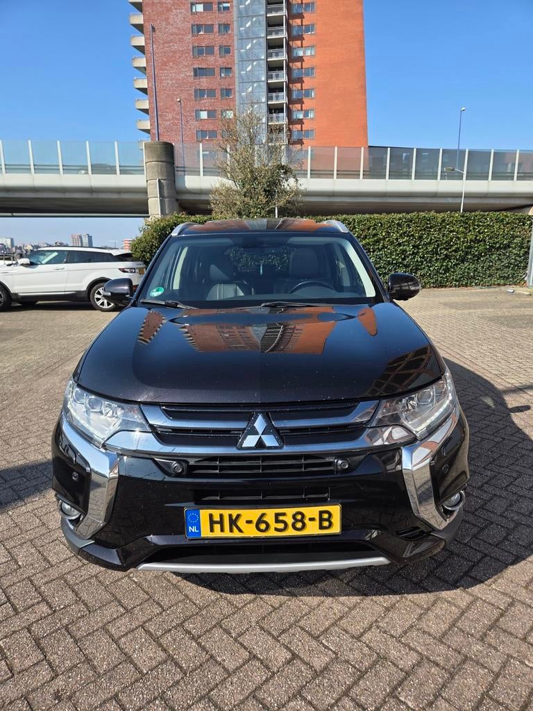 KOOPJE: MITSUBISHI OUTLANDER 2.0 INSTYLE+ PHEV 203PK 4WD️️✅️, 1998 cc, Outlander, 4 cilinders, Zwart