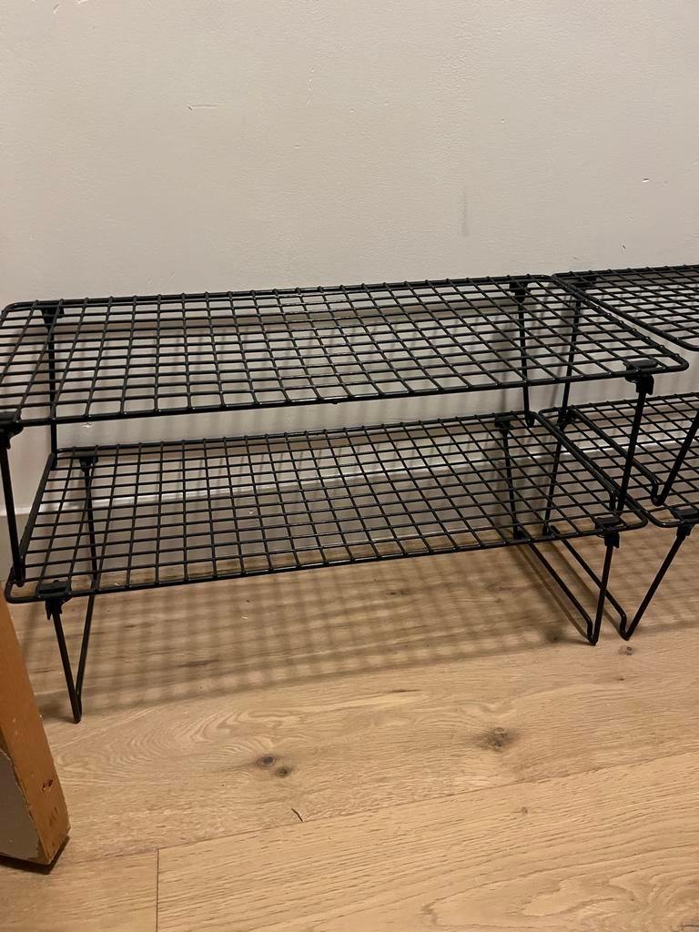 4 IKEA schoenenrekken - Zwart metaal, stapelbaar, Huis en Inrichting, Ophalen, Zo goed als nieuw