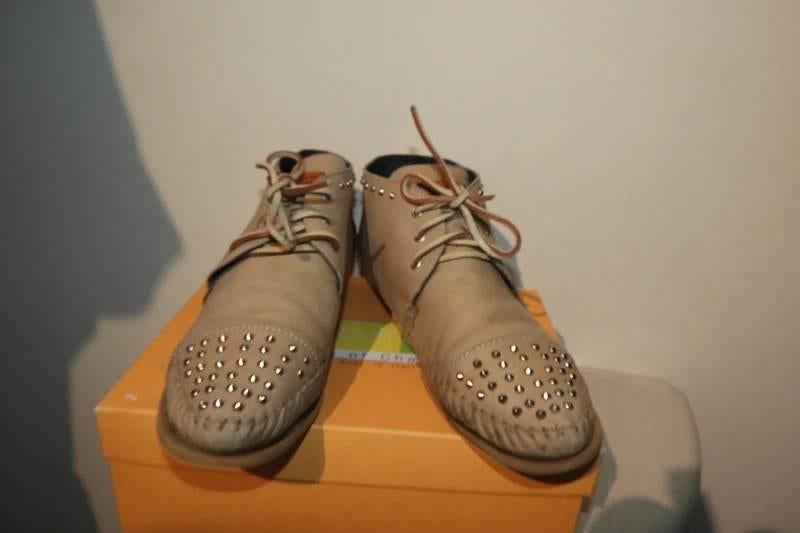 Karma Of Charme enkel hoge veter schoenen studs 41, Karma of charme, Verzenden, Beige, Sneakers of Gympen