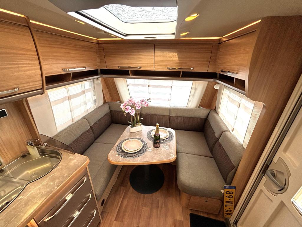 Hymer Eriba Nova 465 GL FRANSBED 1E EIGENAAR VLOERVERWARMING, Caravans en Kamperen, Rondzit, Bedrijf, Overige typen, 6 tot 7 meter