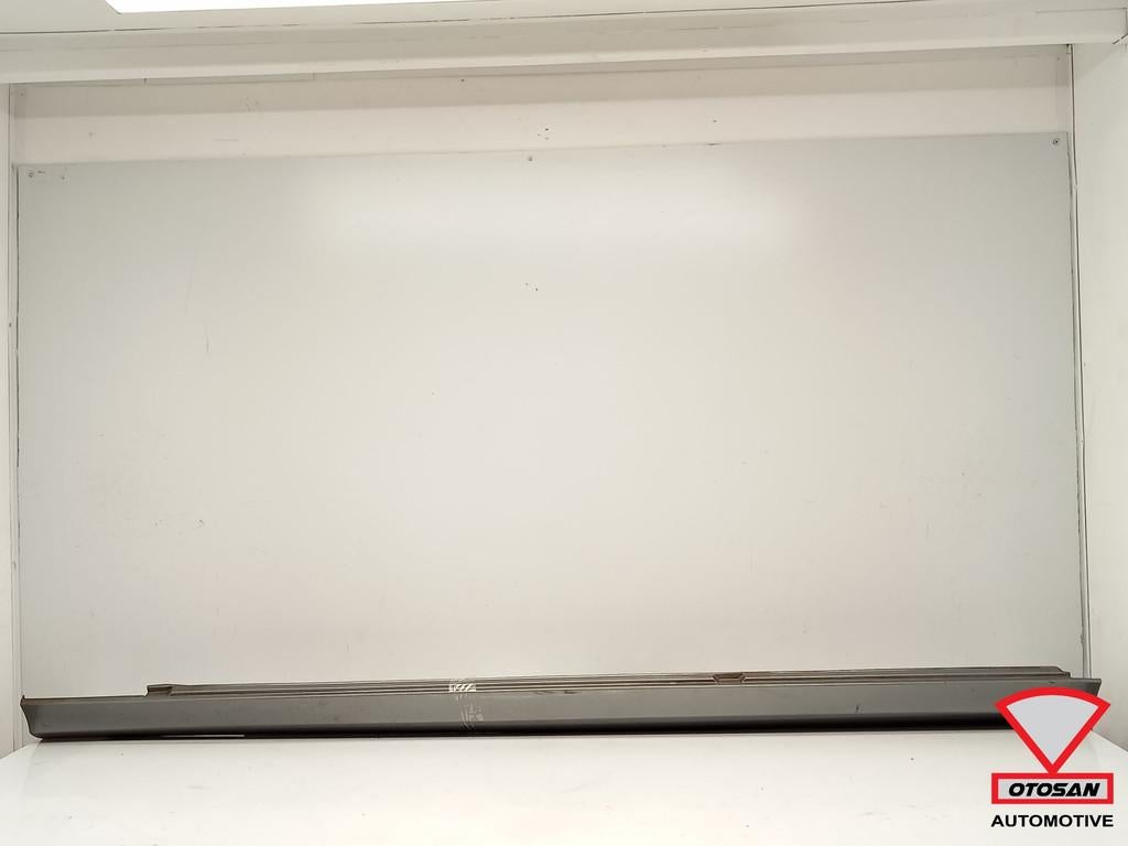 Mercedes C W204 Combi Side Skirt Links 792 Palladiumzilver M