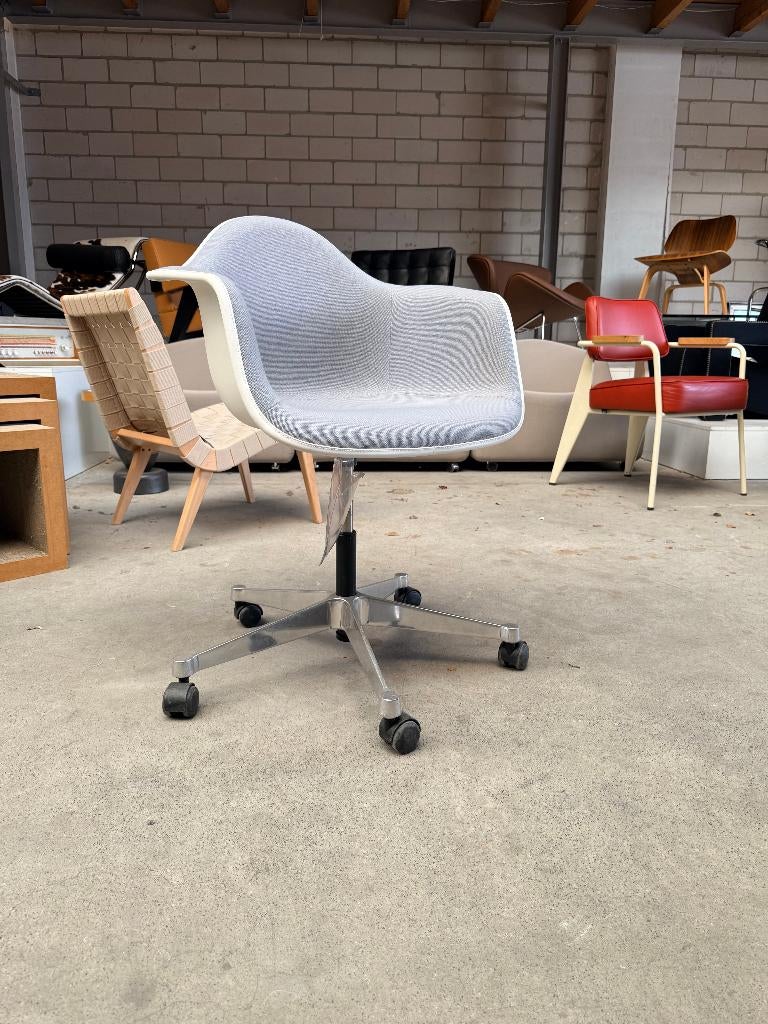 Vitra Eames RE PACC bureaustoel, Ophalen, Gebruikt, Overige kleuren, X