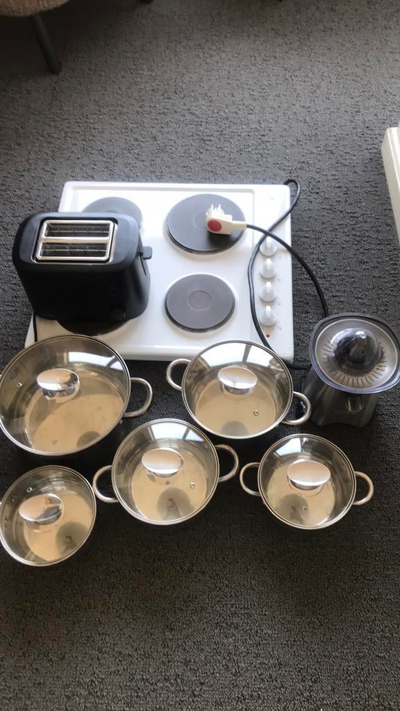 Elektrische Kookplaat , 5 Blaumann pannen, En meer, Ophalen, Zo goed als nieuw