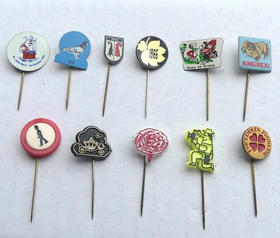 Diverse speldjes oud speldje 11x Duif Koets Pekingees, Ophalen of Verzenden, Gebruikt, Merk, Speldje of Pin