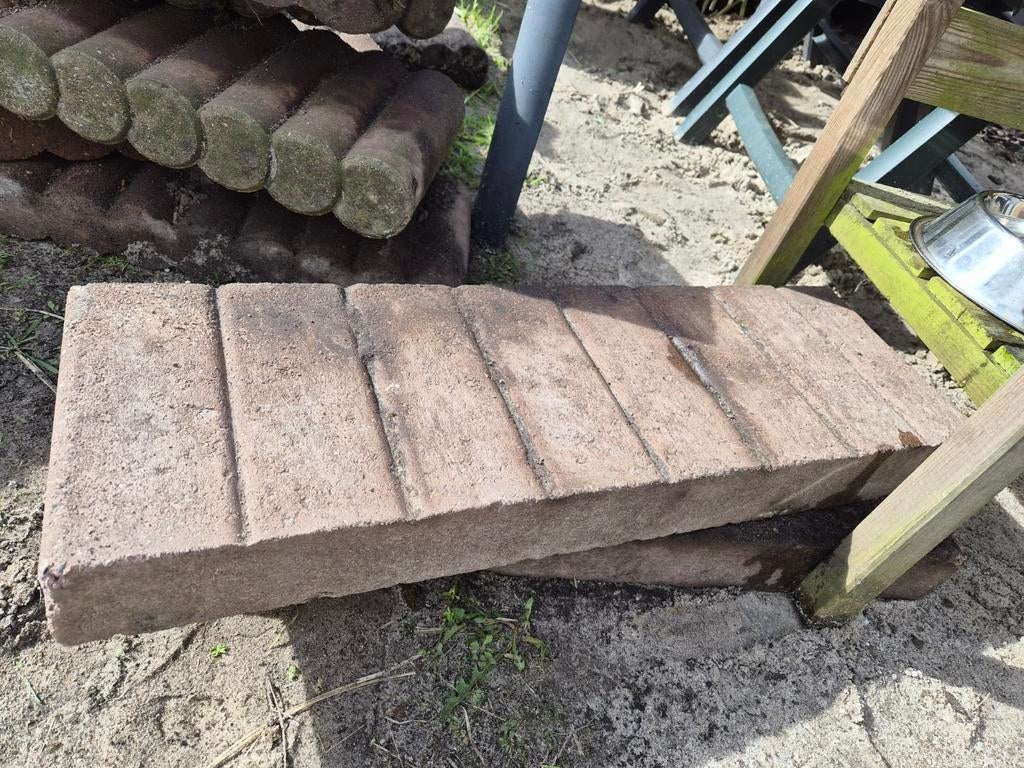 2 bruine betonbielzen 79x25 cm - gratis af te halen, Tuin en Terras, Ophalen, Gebruikt, 25 cm of meer, Biels