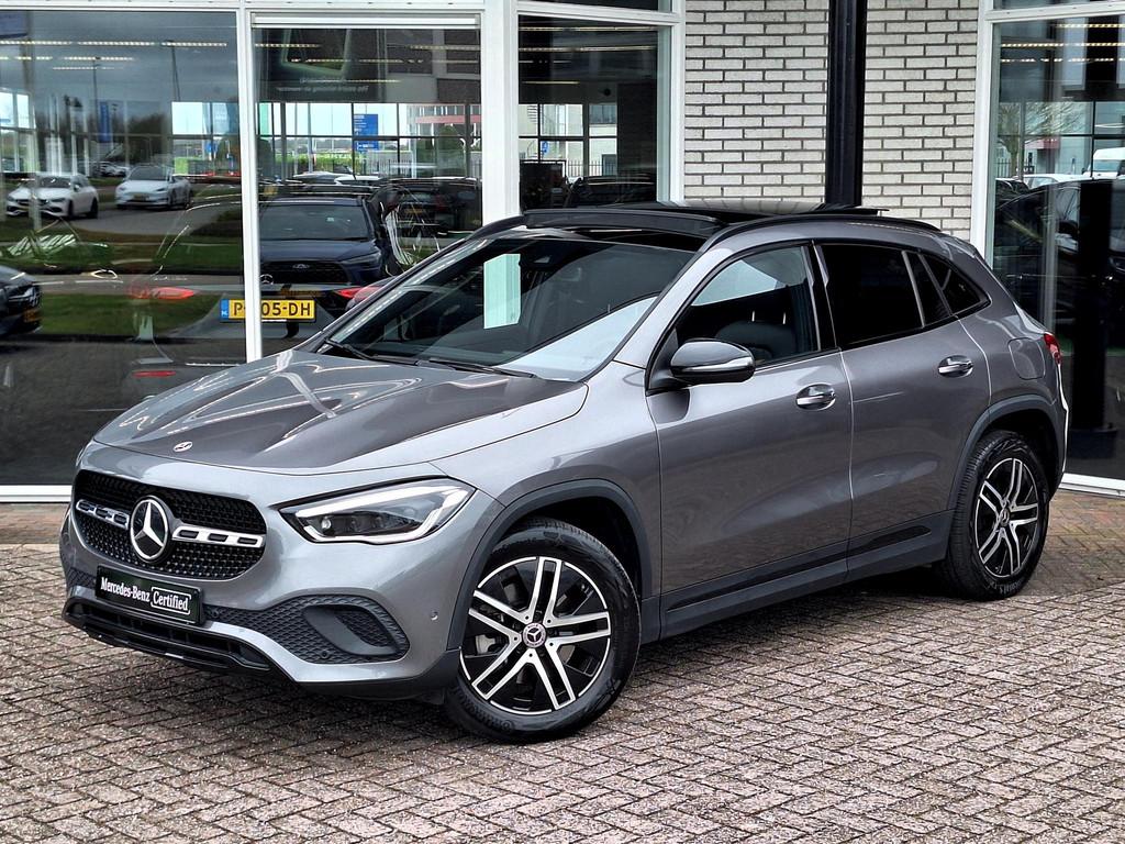 Mercedes-Benz GLA-klasse 250 e Luxury Line | Panoramadak | N, 4 cilinders, 16 kWh, Bedrijf, Hybride Elektrisch/Benzine